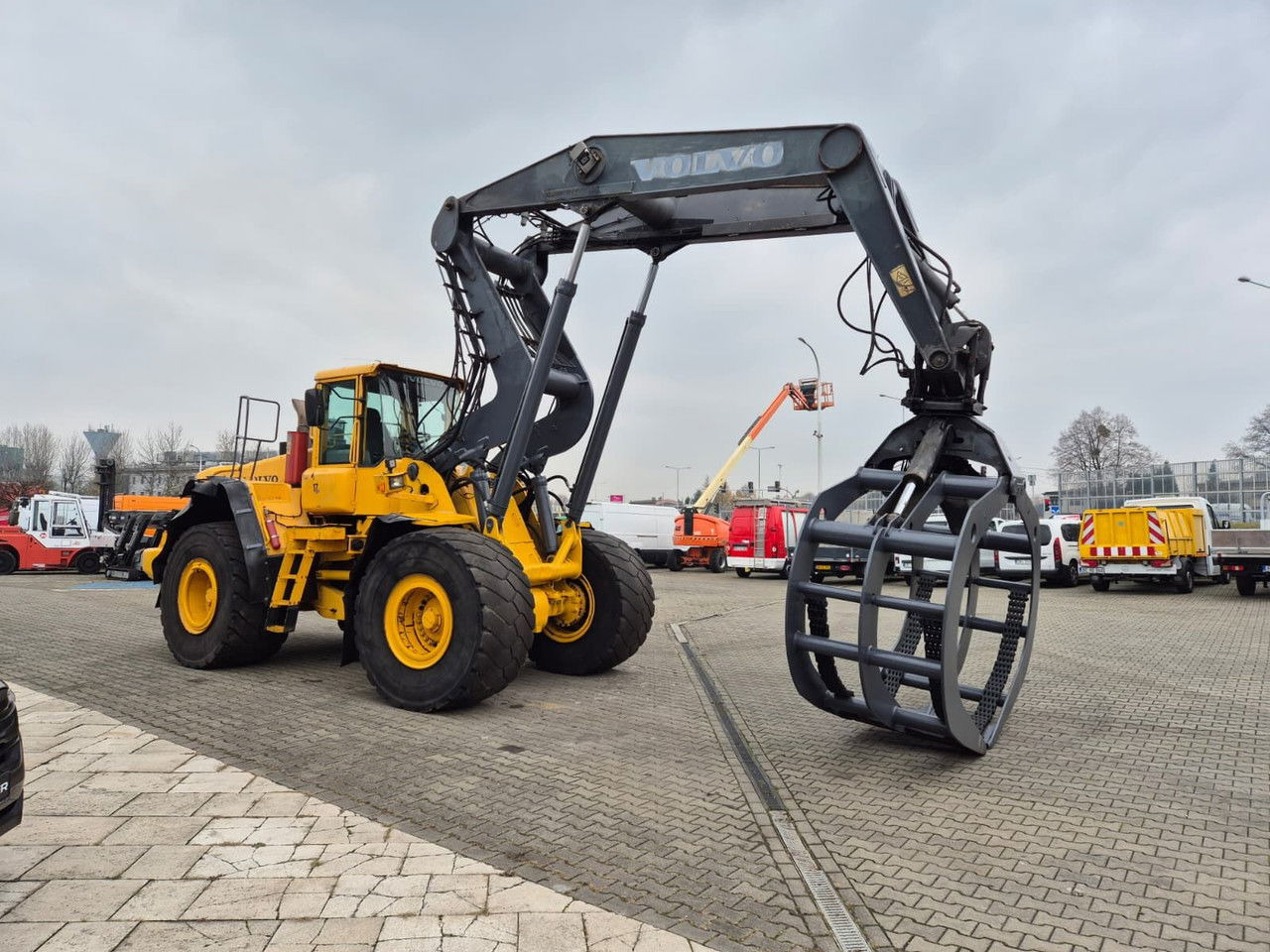 Wheel loader VOLVO L180 E / 4WD / 1 Owner / Wood LOG: picture 7