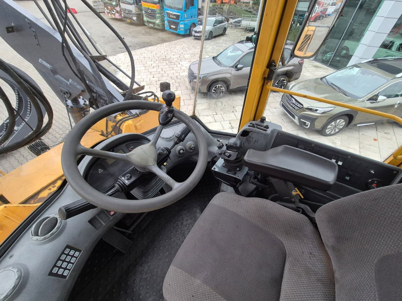 Wheel loader VOLVO L180 E / 4WD / 1 Owner / Wood LOG: picture 27