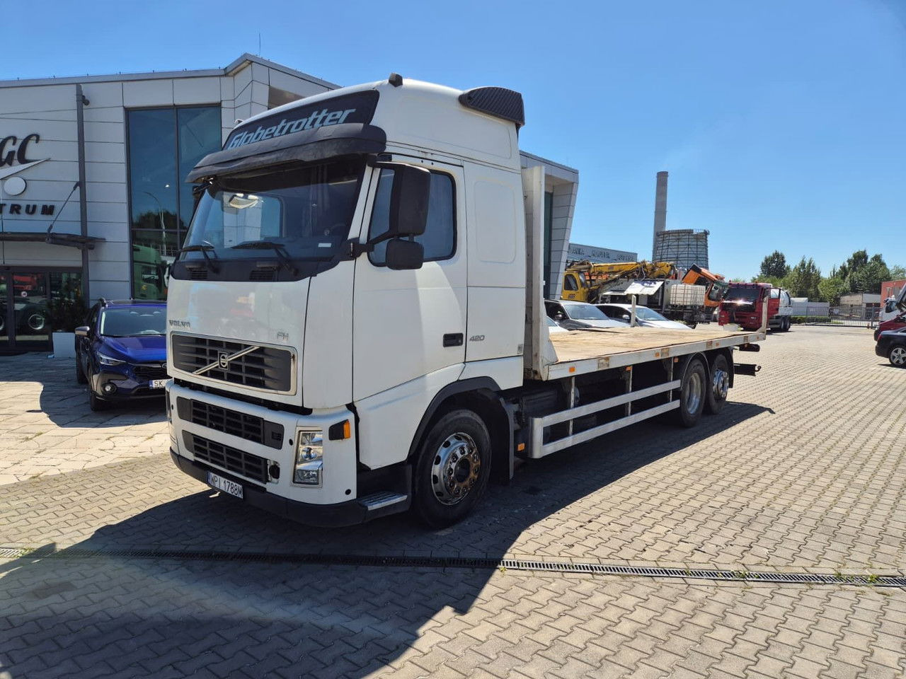 Volvo FM 420 1 Owner / Cheap/ After service - Dropside/ Flatbed truck: picture 1 Volvo FM 420 1 Owner / Cheap/ After service - Dropside/ Flatbed truck: picture 1