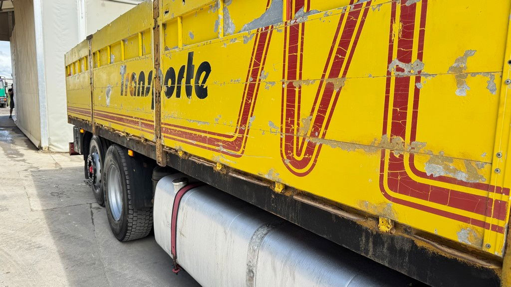 DAF XF 95.380 6X2 stake body - air condition - Dropside/ Flatbed truck: picture 4 DAF XF 95.380 6X2 stake body - air condition - Dropside/ Flatbed truck: picture 4