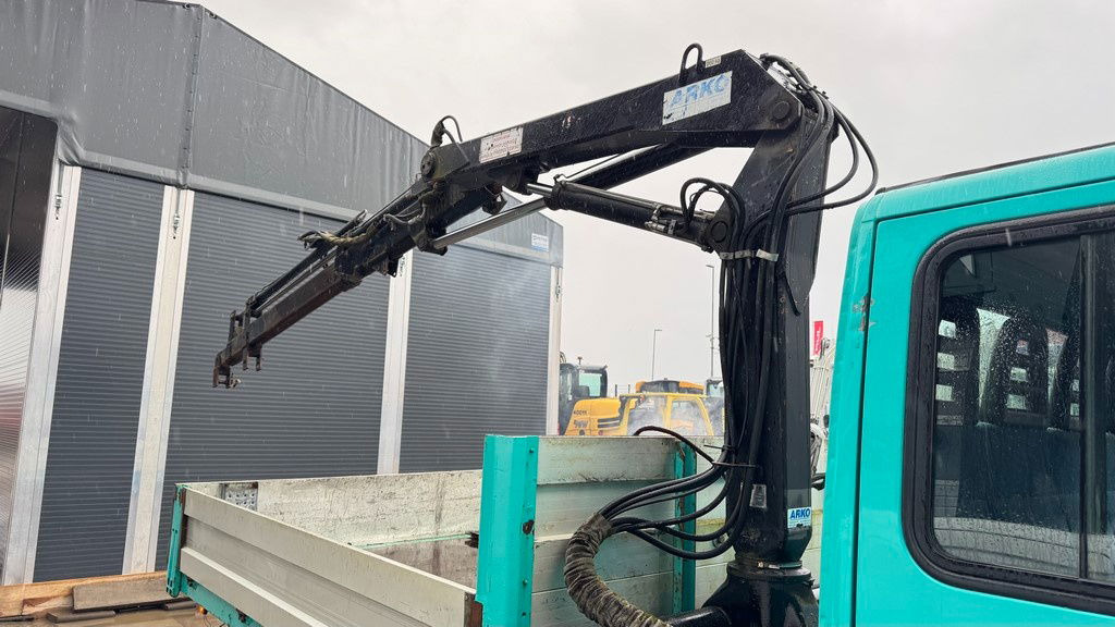 Flatbed van Iveco Daily 65 C15 stake body - Hiab 045-3 - 7.5M: picture 8 Flatbed van Iveco Daily 65 C15 stake body - Hiab 045-3 - 7.5M: picture 8