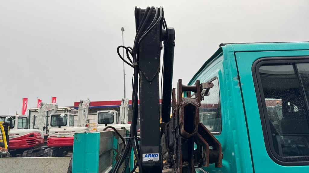 Flatbed van Iveco Daily 65 C15 stake body - Hiab 045-3 - 7.5M: picture 11 Flatbed van Iveco Daily 65 C15 stake body - Hiab 045-3 - 7.5M: picture 11