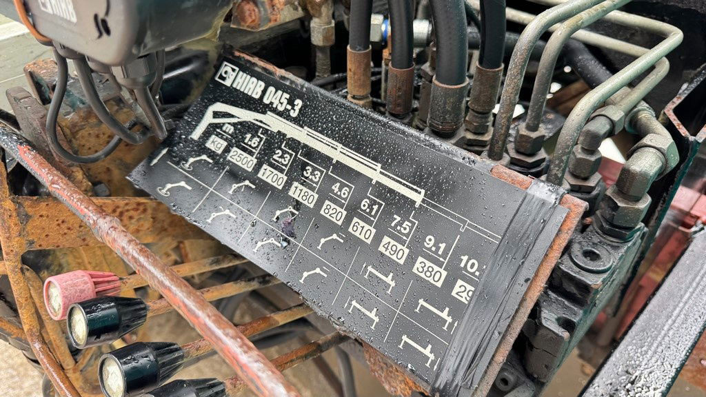 Flatbed van Iveco Daily 65 C15 stake body - Hiab 045-3 - 7.5M: picture 10 Flatbed van Iveco Daily 65 C15 stake body - Hiab 045-3 - 7.5M: picture 10