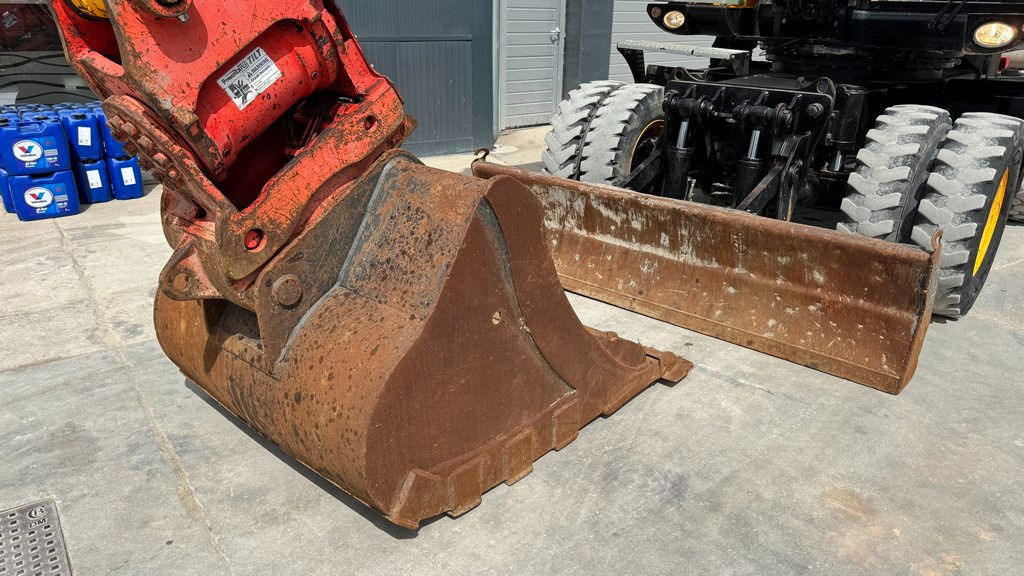 JCB JS175W - 2019 Year - 6640 Hours - Stabilizers - Wheel excavator: picture 4 JCB JS175W - 2019 Year - 6640 Hours - Stabilizers - Wheel excavator: picture 4