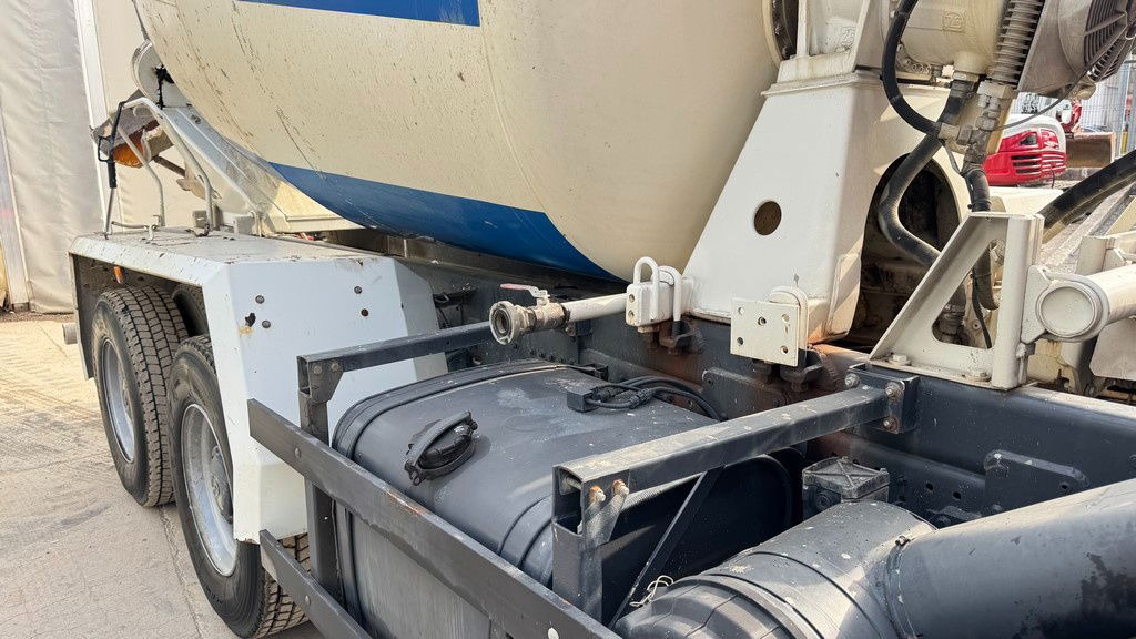 MAN FE 410A 6x4 mixer - 7m3 - euro 3 - Concrete mixer truck: picture 4 MAN FE 410A 6x4 mixer - 7m3 - euro 3 - Concrete mixer truck: picture 4