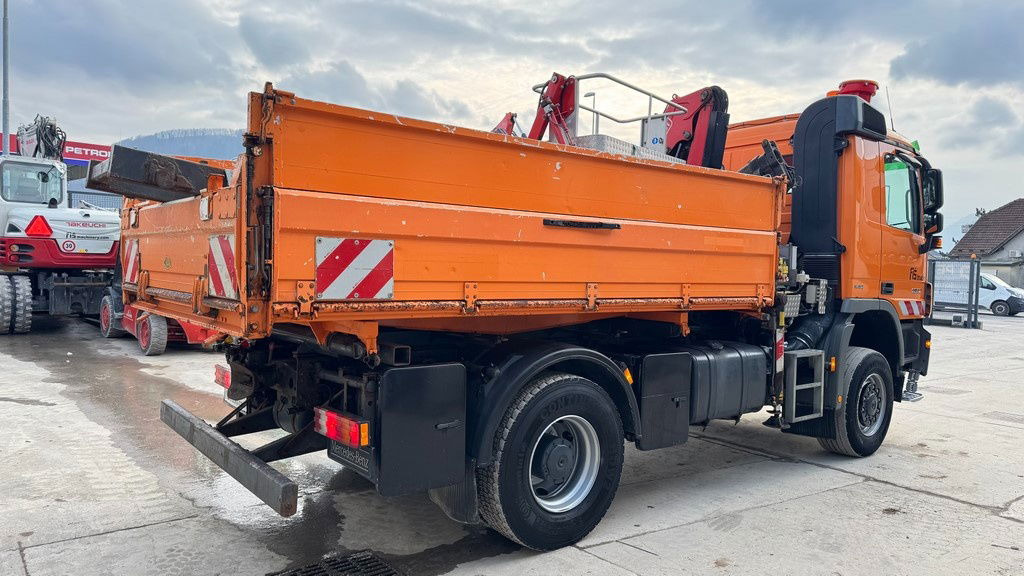 Mercedes-Benz Actros 1832 AK tipper 4x4 - crane Fassi 9.2M - remote control - Tipper: picture 5 Mercedes-Benz Actros 1832 AK tipper 4x4 - crane Fassi 9.2M - remote control - Tipper: picture 5