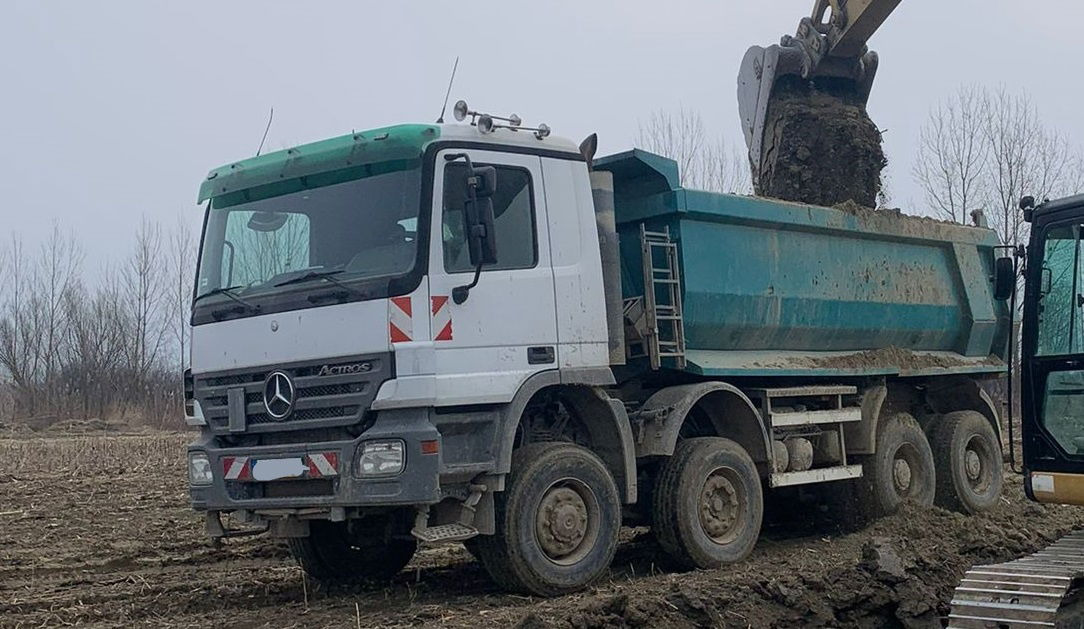 Mercedes-Benz Actros 4141 K 8x6 mulda tipper - damaged - Tipper: picture 2 Mercedes-Benz Actros 4141 K 8x6 mulda tipper - damaged - Tipper: picture 2