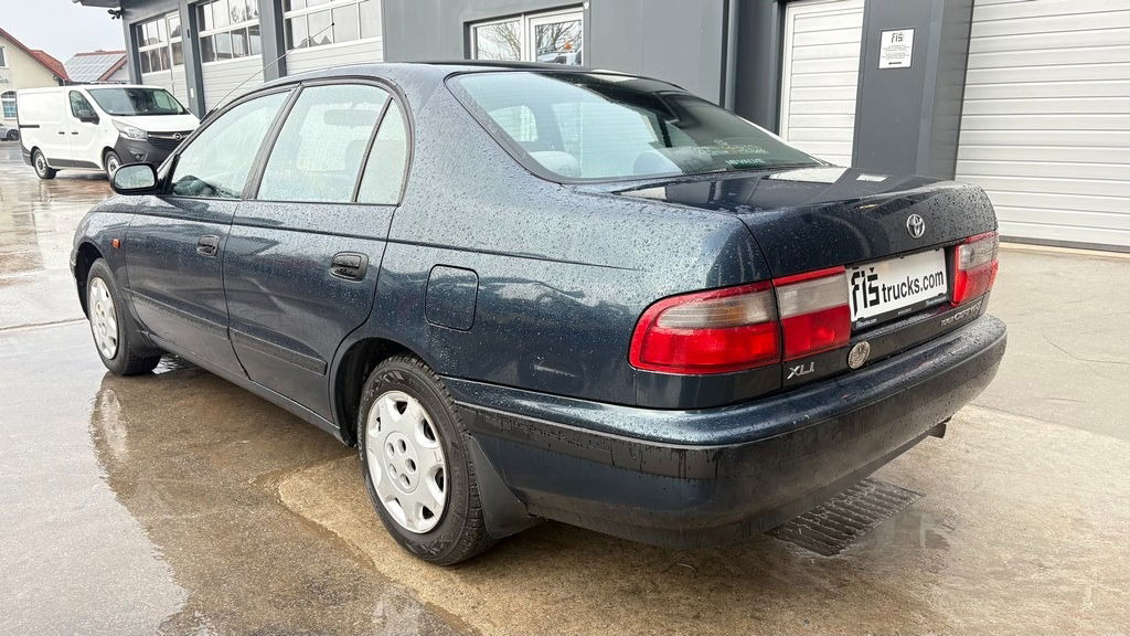 Toyota Carina 1.6 - Petrol - 5 Doors - Car: picture 4 Toyota Carina 1.6 - Petrol - 5 Doors - Car: picture 4
