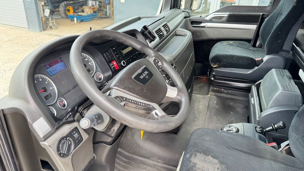 Tractor unit MAN TGX 18.400 4X2 tipp. hydr. - retarder: picture 20 Tractor unit MAN TGX 18.400 4X2 tipp. hydr. - retarder: picture 20