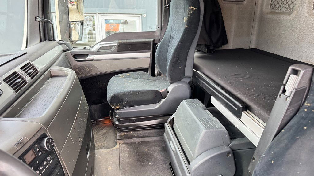 Tractor unit MAN TGX 18.400 4X2 tipp. hydr. - retarder: picture 25 Tractor unit MAN TGX 18.400 4X2 tipp. hydr. - retarder: picture 25