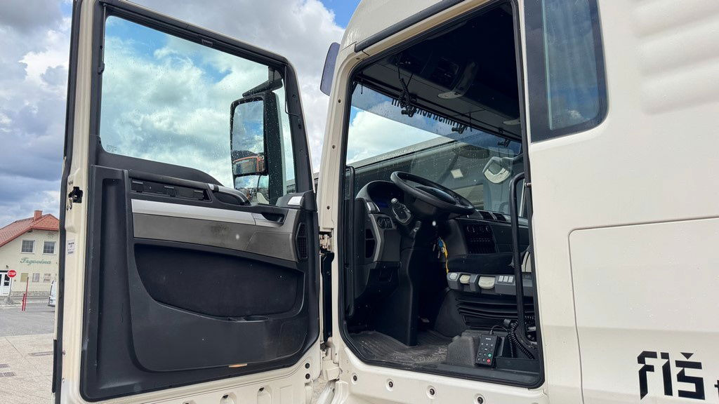 Tractor unit MAN TGX 18.400 4X2 tipp. hydr. - retarder: picture 18 Tractor unit MAN TGX 18.400 4X2 tipp. hydr. - retarder: picture 18