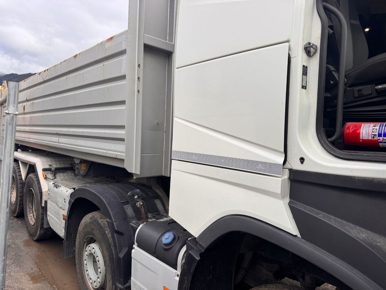 Volvo FH13-500 8x4 - meiller tipper - 1st owner - bordmatic - Tipper: picture 3 Volvo FH13-500 8x4 - meiller tipper - 1st owner - bordmatic - Tipper: picture 3