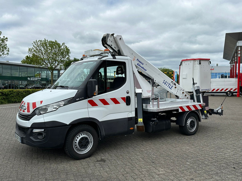 Iveco Daily 35S14 14 meter, 4x stamped, 649 working hours - Van: picture 4 Iveco Daily 35S14 14 meter, 4x stamped, 649 working hours - Van: picture 4