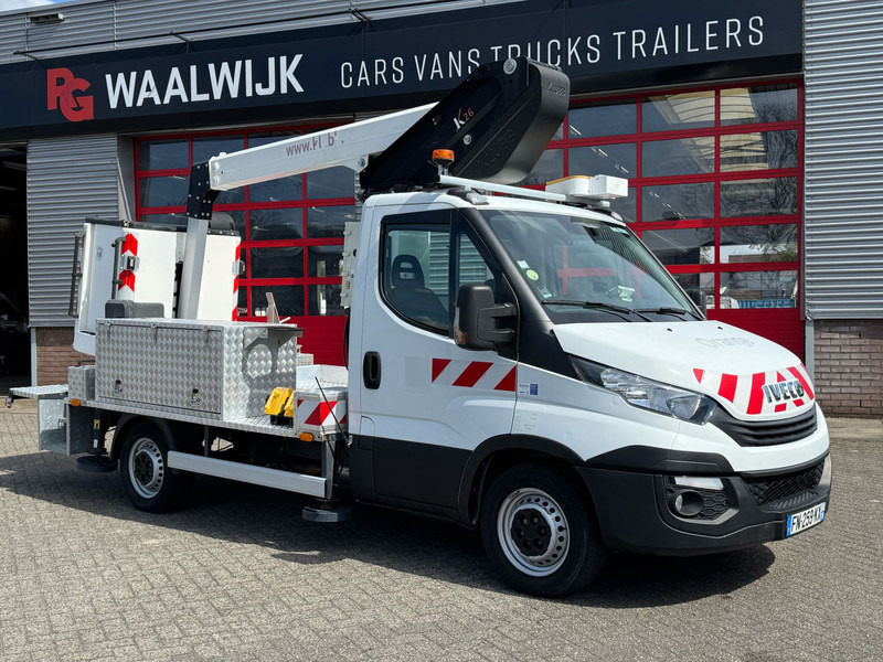 Iveco Daily 35S14 2 Person, Km 31.936!! 4x gestempeld, 2 persoonslift - Van: picture 4 Iveco Daily 35S14 2 Person, Km 31.936!! 4x gestempeld, 2 persoonslift - Van: picture 4