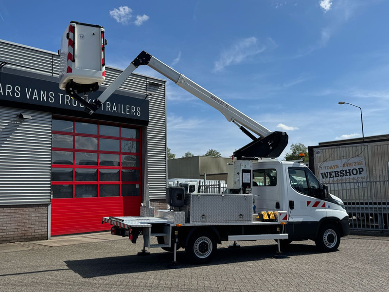 Iveco Daily 35S14 2 Person, Km 31.936!! 4x gestempeld, 2 persoonslift - Van: picture 3 Iveco Daily 35S14 2 Person, Km 31.936!! 4x gestempeld, 2 persoonslift - Van: picture 3