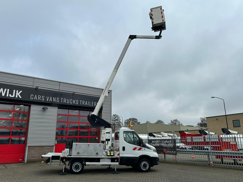 Iveco Daily 35S14 APK 29-08-2026, 4x gestempeld Km 64.779 - Van: picture 1 Iveco Daily 35S14 APK 29-08-2026, 4x gestempeld Km 64.779 - Van: picture 1