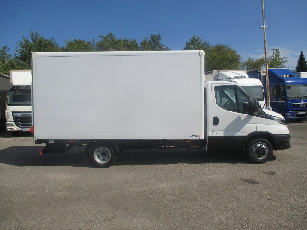 Iveco Daily 35C16 - Box van: picture 4 Iveco Daily 35C16 - Box van: picture 4