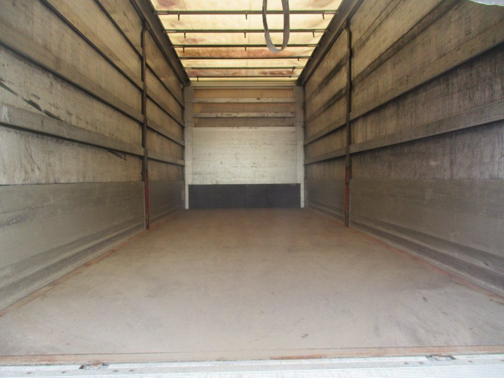 Renault D 16 Renault D 16 - Dropside/ Flatbed truck: picture 4 Renault D 16 Renault D 16 - Dropside/ Flatbed truck: picture 4