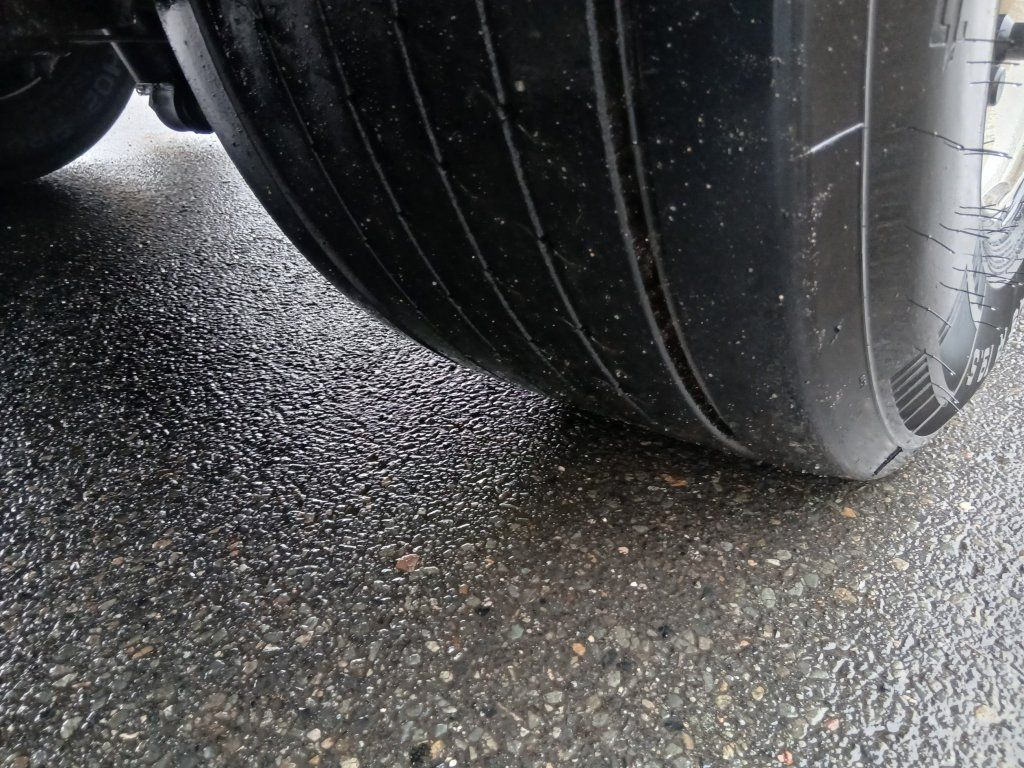 Curtainsider semi-trailer Schwarzmüller MEGA/lowdeck: picture 13