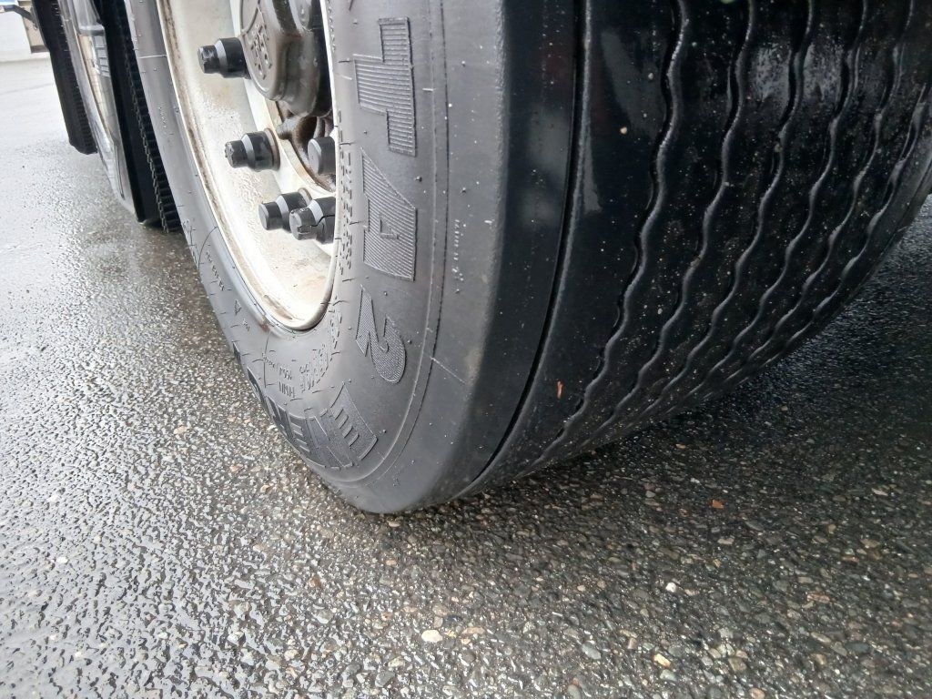 Curtainsider semi-trailer Schwarzmüller MEGA/lowdeck: picture 15