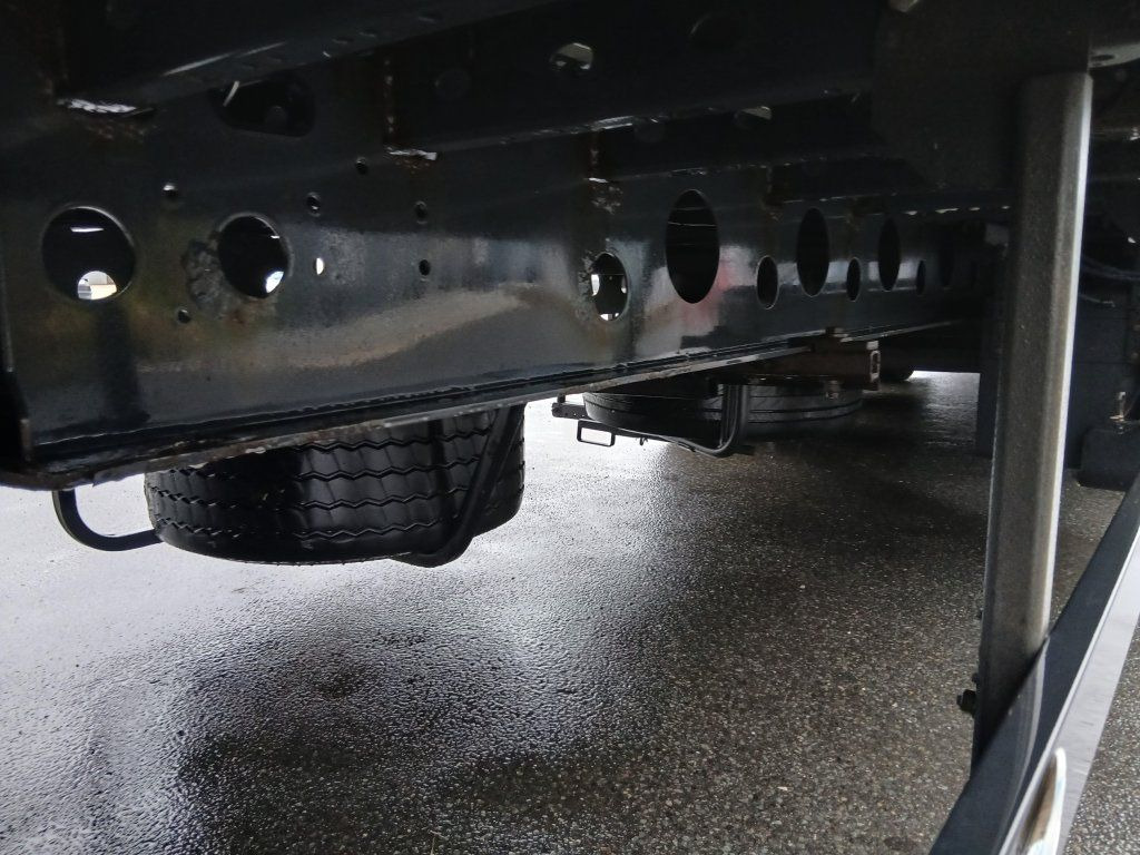 Curtainsider semi-trailer Schwarzmüller MEGA/lowdeck: picture 9
