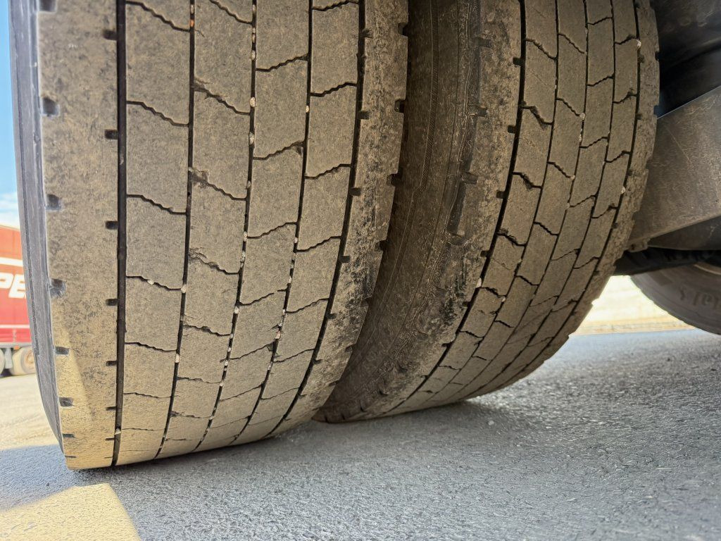 Tractor unit Mercedes-Benz 1843 Actros ADR FL, EX/II, EX/III, AT: picture 9 Tractor unit Mercedes-Benz 1843 Actros ADR FL, EX/II, EX/III, AT: picture 9