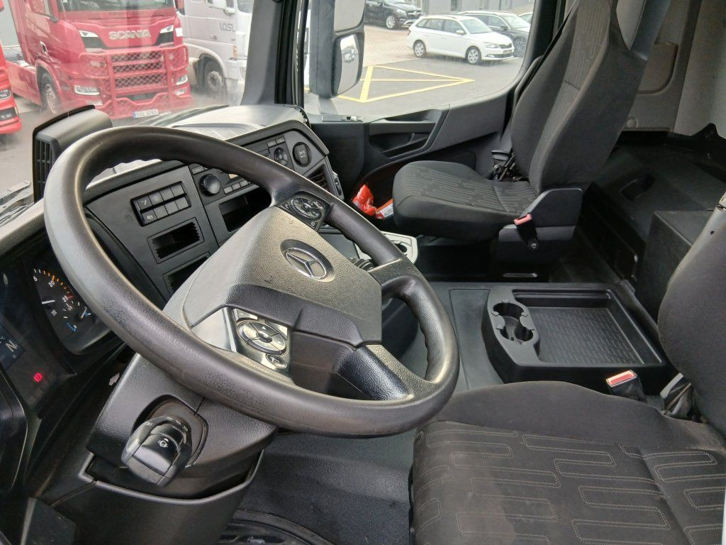 Tractor unit Mercedes-Benz 2648 Arocs EURO 6 6x4 Hydraulics: picture 12