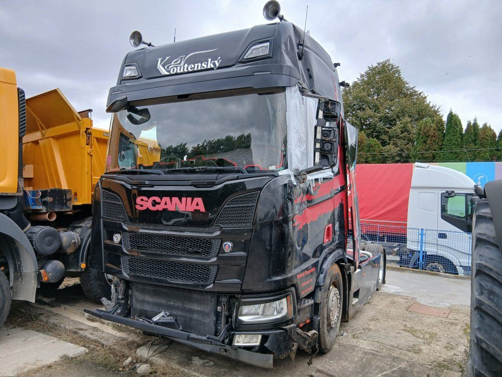 Scania R450 MEGA/lowdeck Unfall / damage - Tractor unit: picture 1 Scania R450 MEGA/lowdeck Unfall / damage - Tractor unit: picture 1