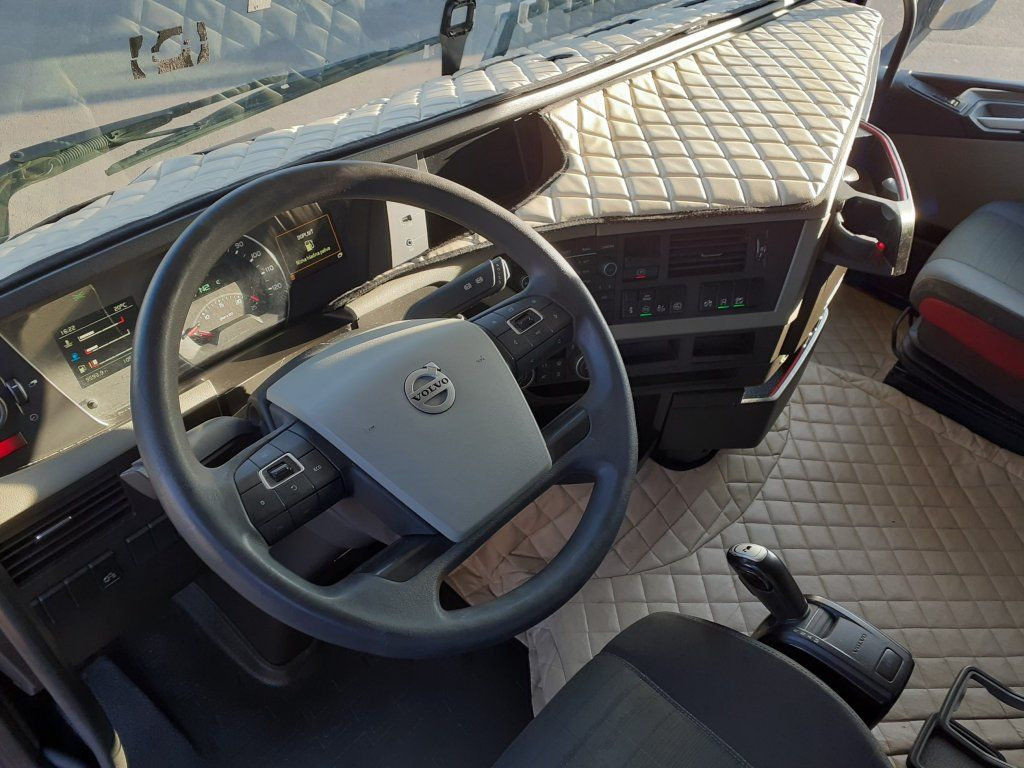 Tractor unit Volvo FH500 Globetrotter EURO 6 MEGA/lowdeck: picture 13 Tractor unit Volvo FH500 Globetrotter EURO 6 MEGA/lowdeck: picture 13