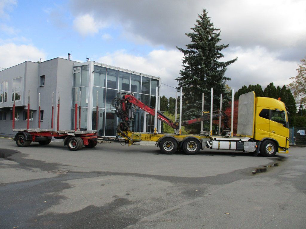 Volvo FH 16 750 6x4 + Fliegl - Timber truck, Crane truck: picture 4 Volvo FH 16 750 6x4 + Fliegl - Timber truck, Crane truck: picture 4