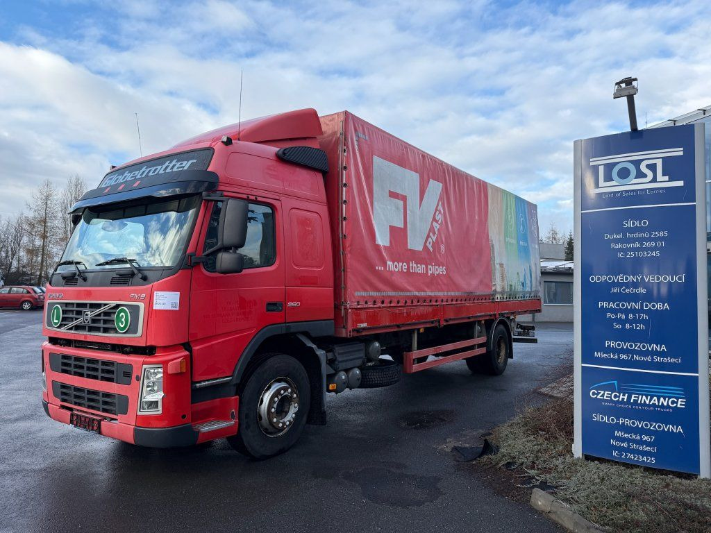 Volvo FM260 EURO 3 - Curtainsider truck: picture 1 Volvo FM260 EURO 3 - Curtainsider truck: picture 1
