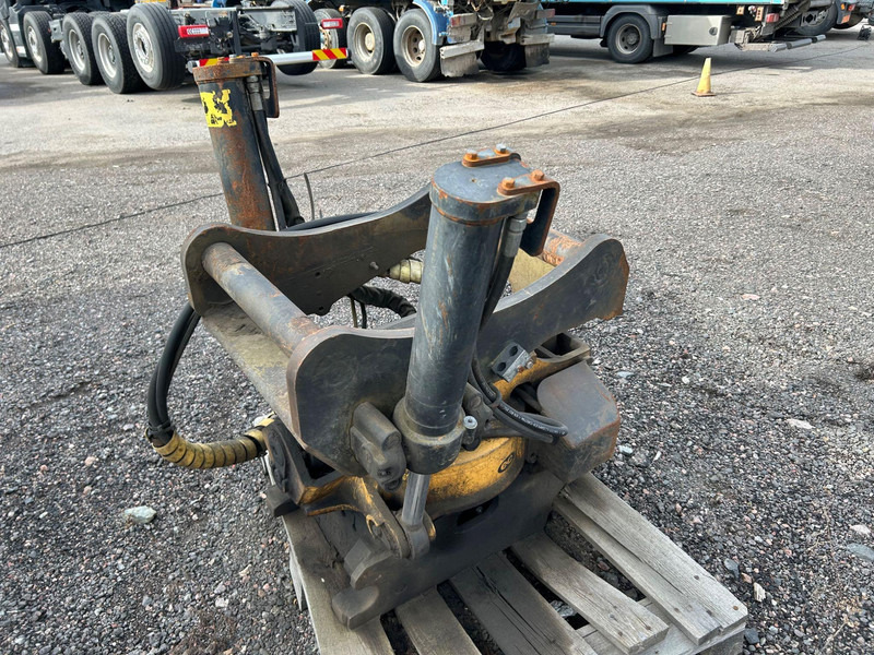 Engcon EC20B S70 - Attachment for Construction machinery: picture 3 Engcon EC20B S70 - Attachment for Construction machinery: picture 3
