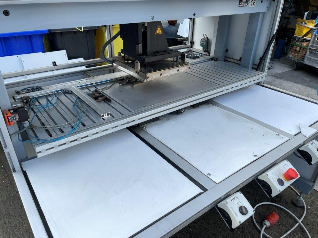 Ag2s pneumatic working welding machine for folder blankets SPM 09 - Binding machine: picture 1 Ag2s pneumatic working welding machine for folder blankets SPM 09 - Binding machine: picture 1