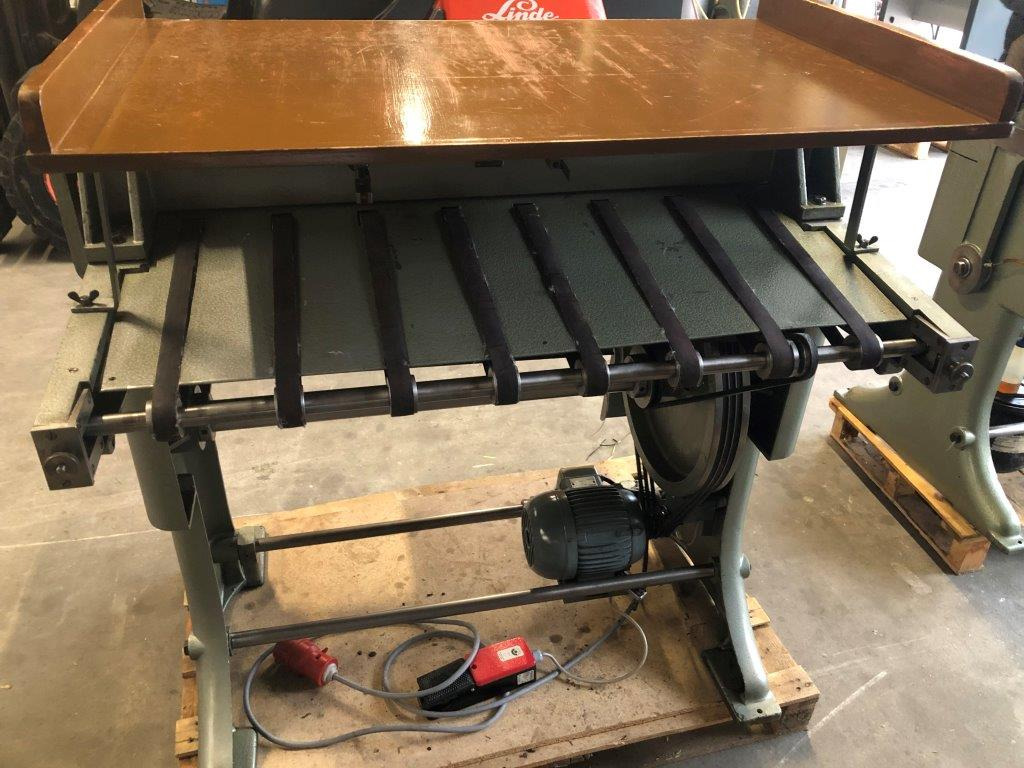 Bickel HK 3-90 with belt delivery - motorized grooving and perforating machine - Printing machinery: picture 3 Bickel HK 3-90 with belt delivery - motorized grooving and perforating machine - Printing machinery: picture 3