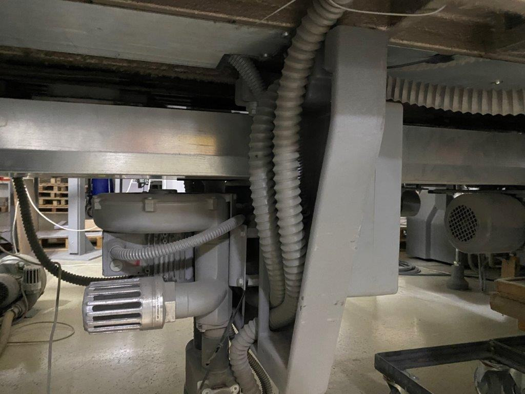 Leasing of  Large sized cutting system Polar 137 XT-AT with stacking lifter, automatic vibrator, scale and optional unloader Large sized cutting system Polar 137 XT-AT with stacking lifter, automatic vibrator, scale and optional unloader: picture 6