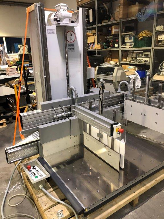 Leasing of  Large sized cutting system Polar 137 XT-AT with stacking lifter, automatic vibrator, scale and optional unloader Large sized cutting system Polar 137 XT-AT with stacking lifter, automatic vibrator, scale and optional unloader: picture 12