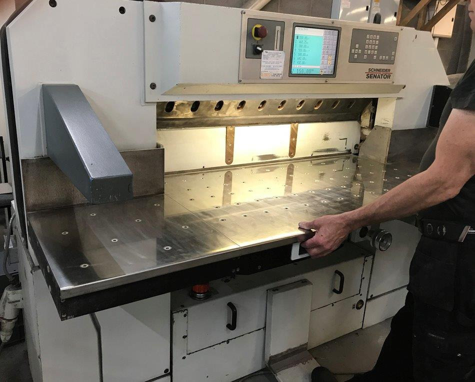 SCHNEIDER SENATOR 115 H Model TC High-speed cutter - Printing machinery: picture 2 SCHNEIDER SENATOR 115 H Model TC High-speed cutter - Printing machinery: picture 2