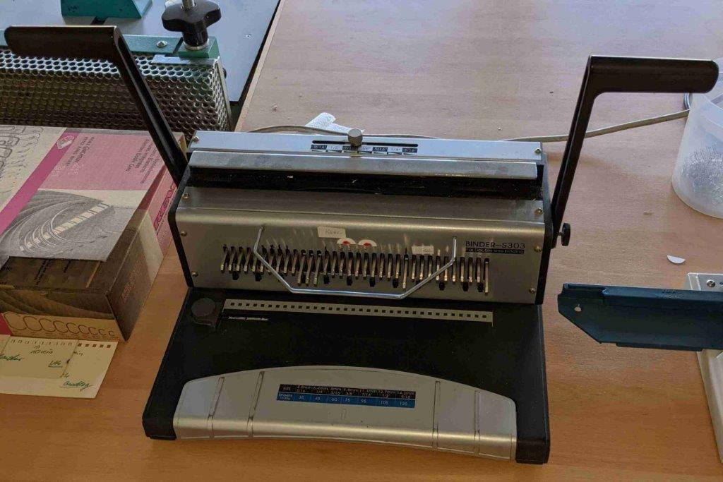 Wire-O Binder S-303 - Binding machine: picture 1 Wire-O Binder S-303 - Binding machine: picture 1