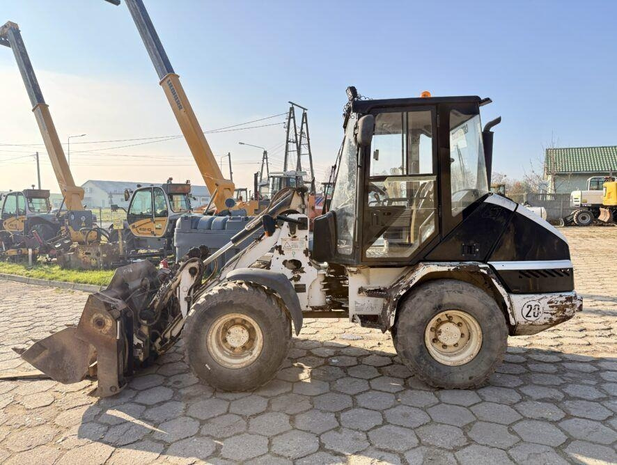 CAT 906 - Wheel loader: picture 4 CAT 906 - Wheel loader: picture 4