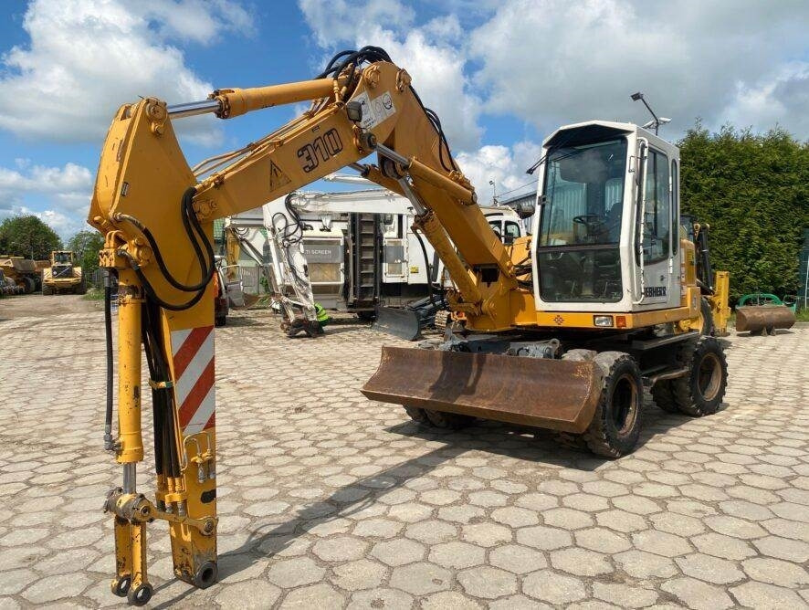 Liebherr A310B - Wheel excavator: picture 4 Liebherr A310B - Wheel excavator: picture 4