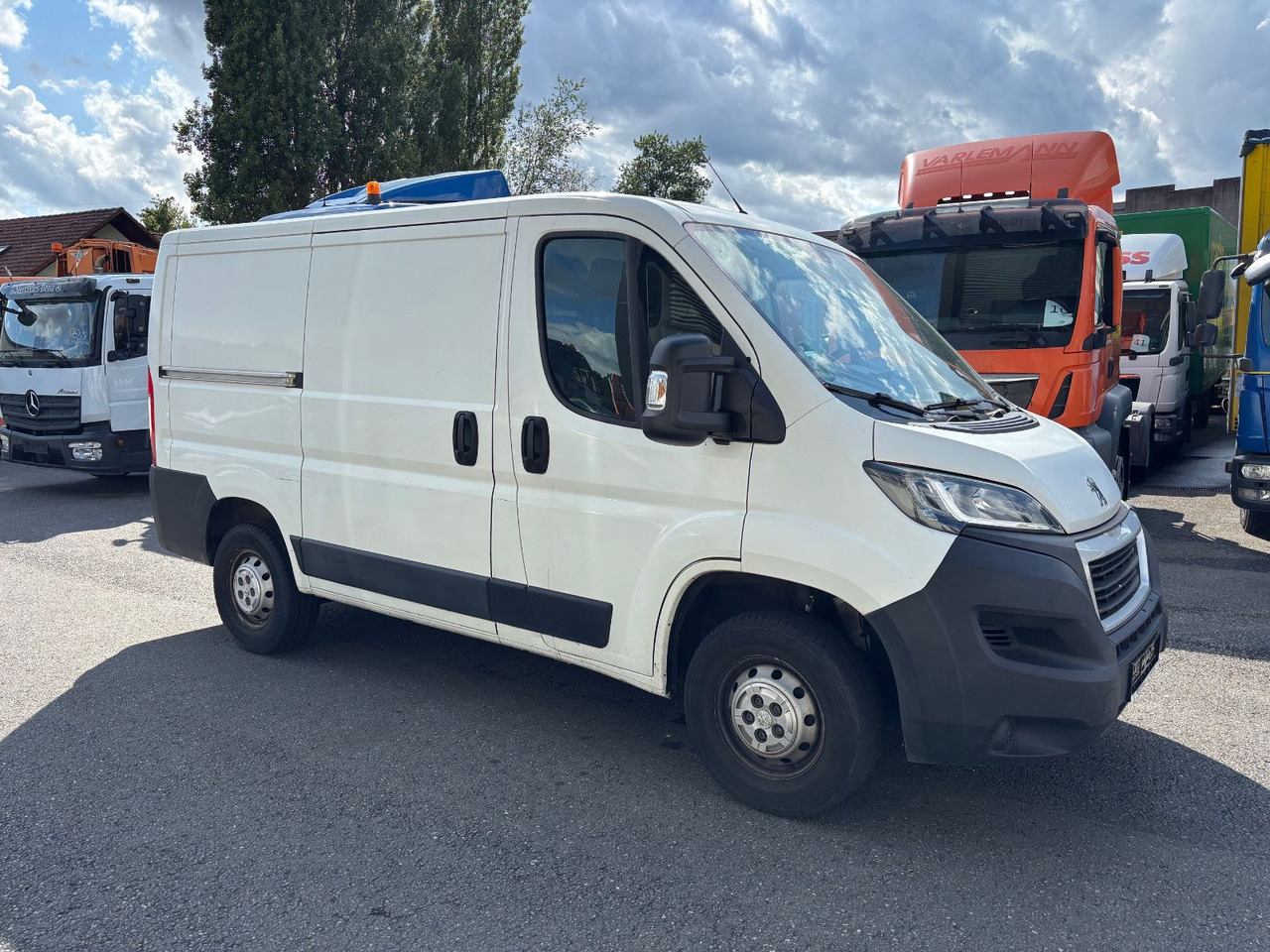 Peugeot Boxer - Small van: picture 1 Peugeot Boxer - Small van: picture 1