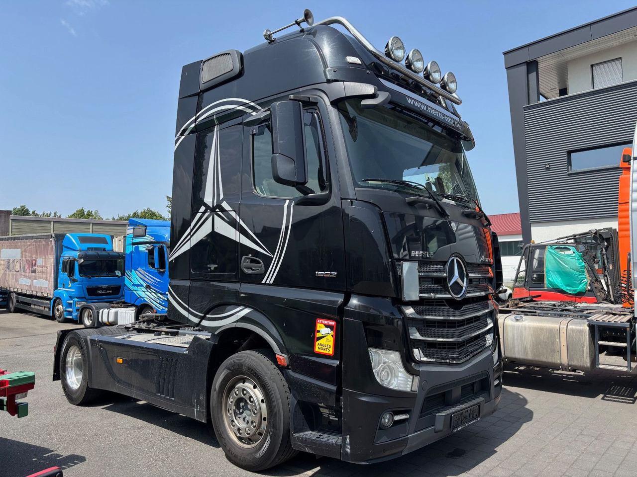 Mercedes-Benz Actros 1852 Giga Space kein 1853 1851 - Tractor unit: picture 1 Mercedes-Benz Actros 1852 Giga Space kein 1853 1851 - Tractor unit: picture 1
