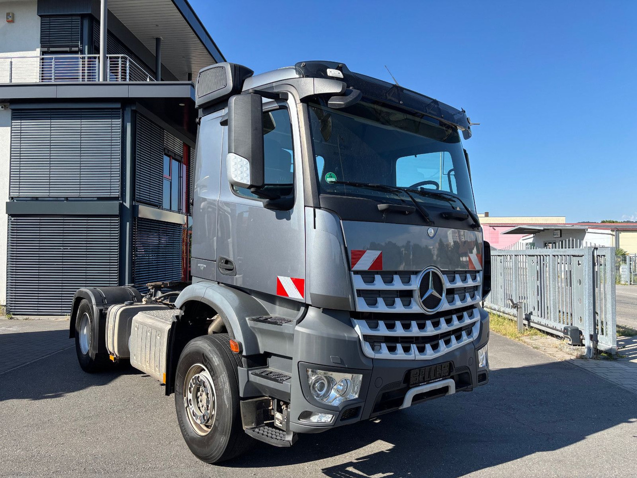 Mercedes-Benz Arocs 1842 Retarder/Kipphyd./Klima - Tractor unit: picture 3 Mercedes-Benz Arocs 1842 Retarder/Kipphyd./Klima - Tractor unit: picture 3