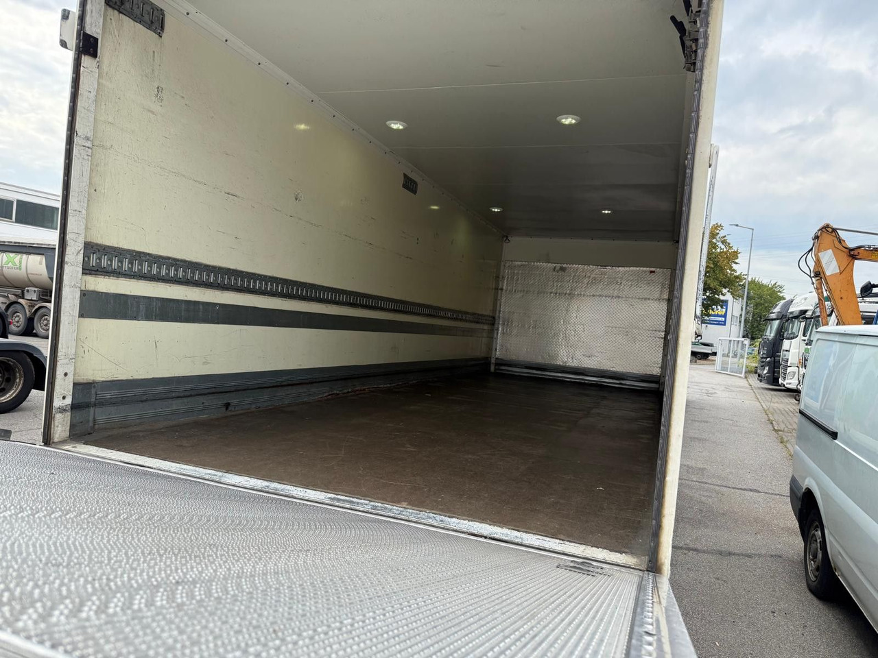 Walther LBW/Luft/Scheiben - Closed box trailer: picture 5 Walther LBW/Luft/Scheiben - Closed box trailer: picture 5