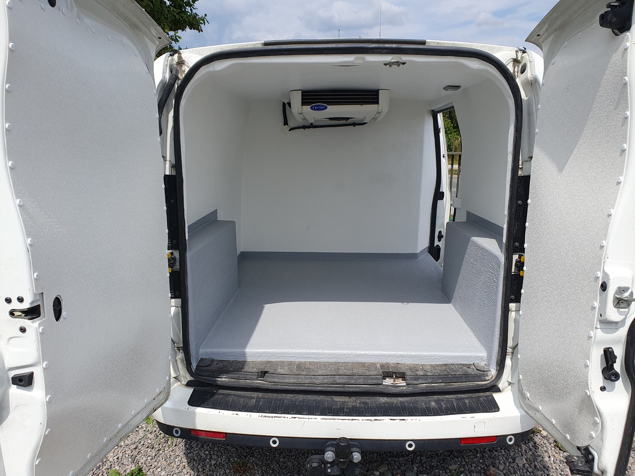FIAT DOBLO LONG CHLODNIA carrier+230v KLIMA EURO6 - Refrigerated van: picture 2 FIAT DOBLO LONG CHLODNIA carrier+230v KLIMA EURO6 - Refrigerated van: picture 2