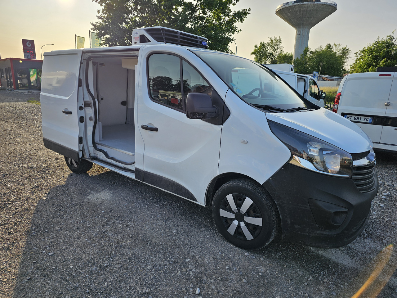 Opel VIVARO CHLODNIA CARRIER+230V CHLODZI GRZEJE KLIMA NAVI EURO6 - Refrigerated van: picture 1 Opel VIVARO CHLODNIA CARRIER+230V CHLODZI GRZEJE KLIMA NAVI EURO6 - Refrigerated van: picture 1