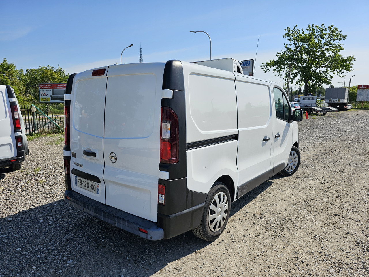 Opel VIVARO CHLODNIA CARRIER+230V KLIMA NAVI EURO6 - Refrigerated van: picture 3 Opel VIVARO CHLODNIA CARRIER+230V KLIMA NAVI EURO6 - Refrigerated van: picture 3