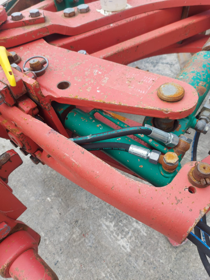 Plow KVERNELAND ES100-200: picture 7