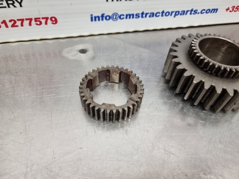 Case 1394, 1494, 1594 Transmission Dog Hub Gear Coupling K954305, K943644 - Transmission: picture 3 Case 1394, 1494, 1594 Transmission Dog Hub Gear Coupling K954305, K943644 - Transmission: picture 3