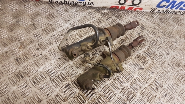 Case 856 Xl, 844 Xl, 745 Xl, 743 Xl Brake Master Cylinders 1287846c91, 226301a1 - Brake cylinder for Farm tractor: picture 3 Case 856 Xl, 844 Xl, 745 Xl, 743 Xl Brake Master Cylinders 1287846c91, 226301a1 - Brake cylinder for Farm tractor: picture 3